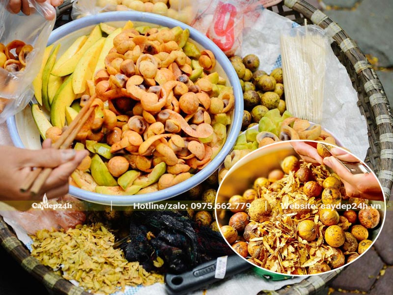 Quả sấu chín gọt sạch vỏ rồi ướp muối ớt