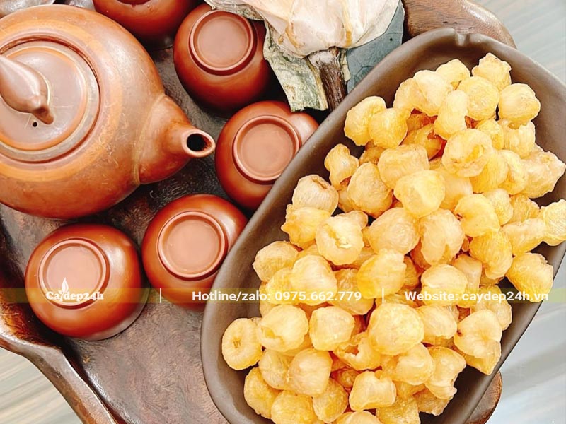 Pha trà bằng long nhãn